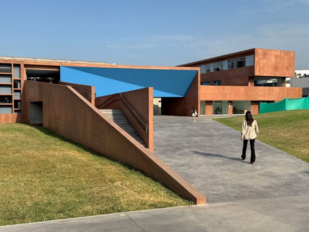 Architettura come microcosmo. Intervista agli architetti Barclay & Crousse che arrivano in mostra a Milano