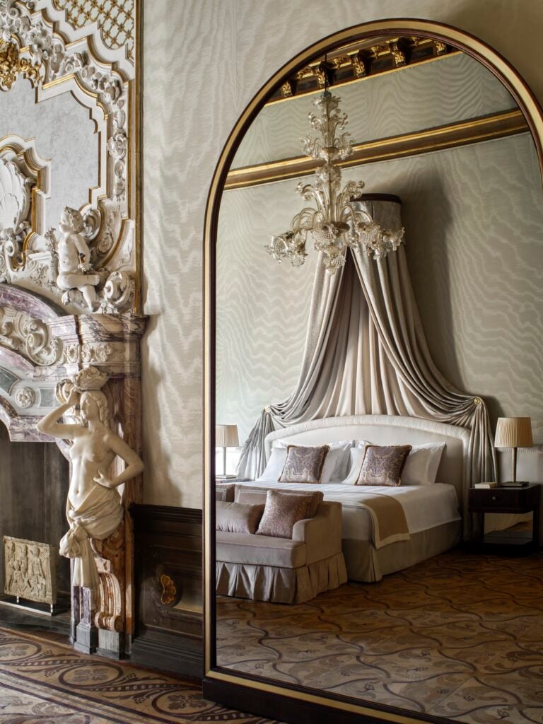L&rsquo;arrivo dell&rsquo;hotel Orient Express a Venezia riapre lo storico Palazzo Don&agrave; Giovannelli (riempiendolo di arte contemporanea)