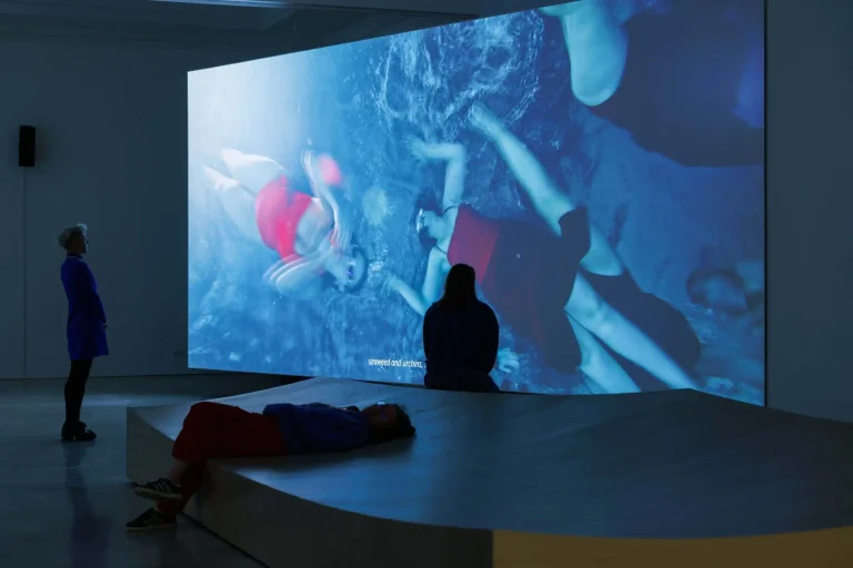Liquid Tongues installation view, foto di Jacopo Salvi (altomare) / Zacheta Archive