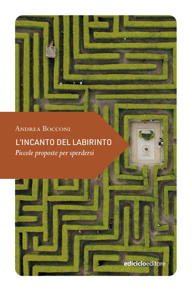 Copertina di "L'incanto del labirinto"