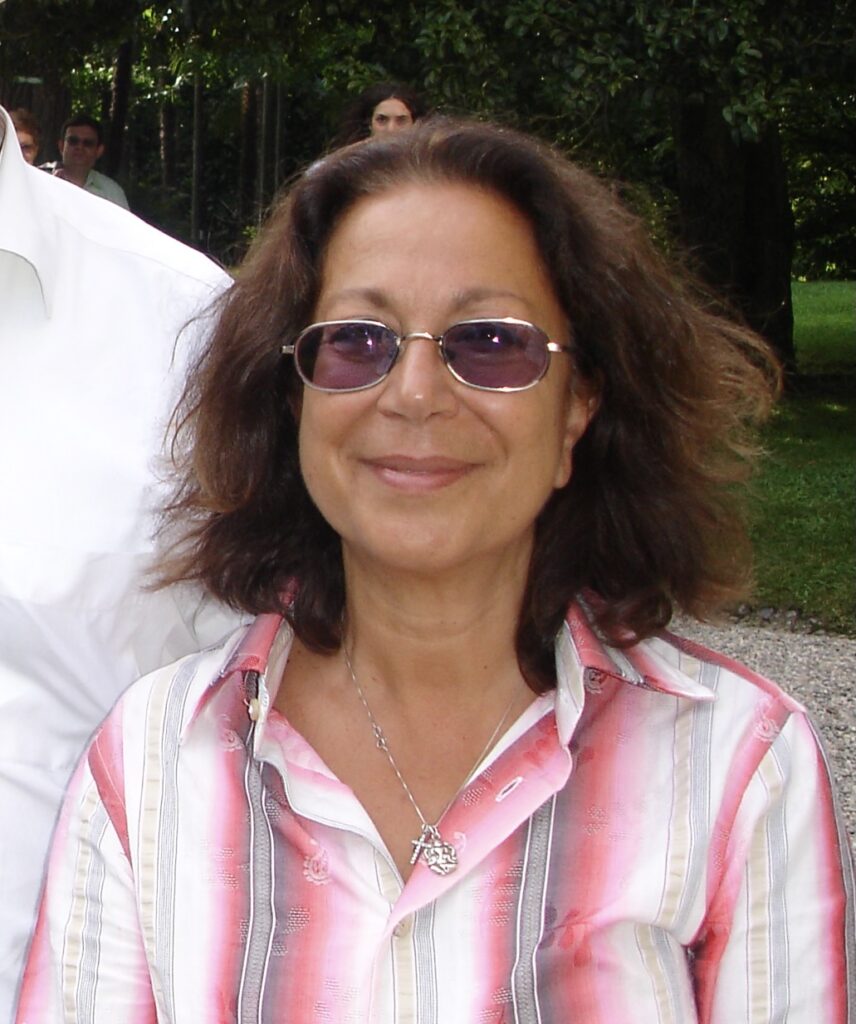 Adelina von Fürstenberg, Presidente e fondatrice Art for The World politica