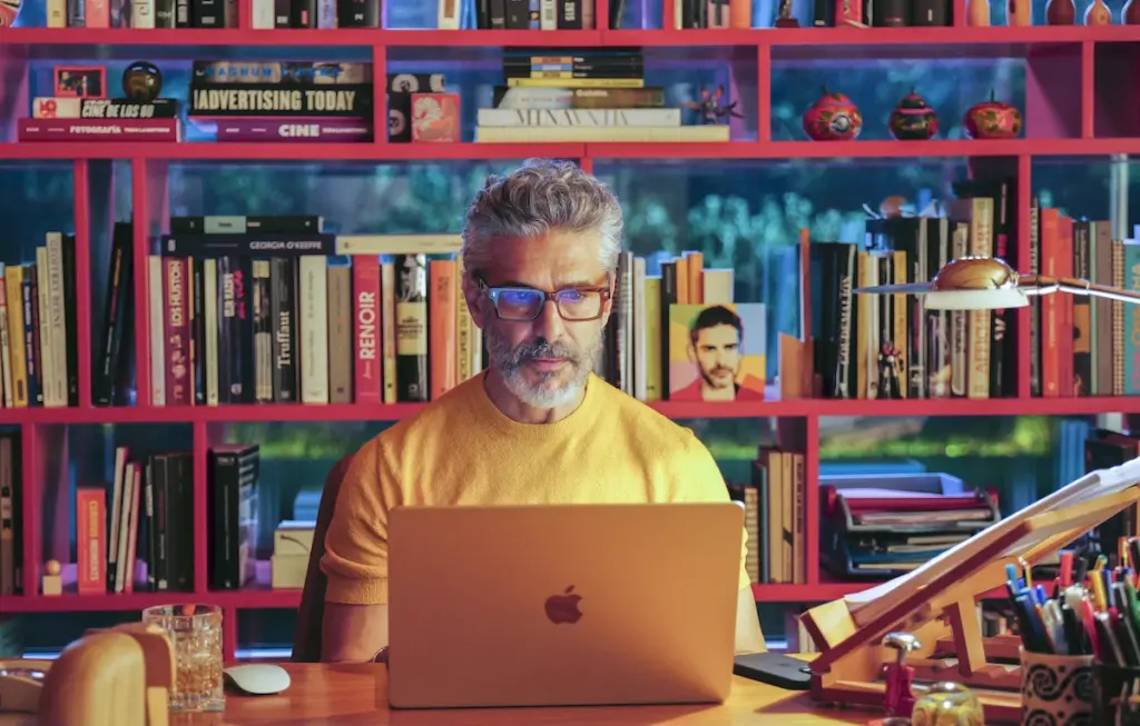 Amarga Navidad (frame), Pedro Almodóvar