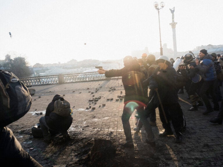 Il fotoreport Andy Rocchelli morto nel Donbass nel 2014 ha un giardino a lui dedicato a Pavia