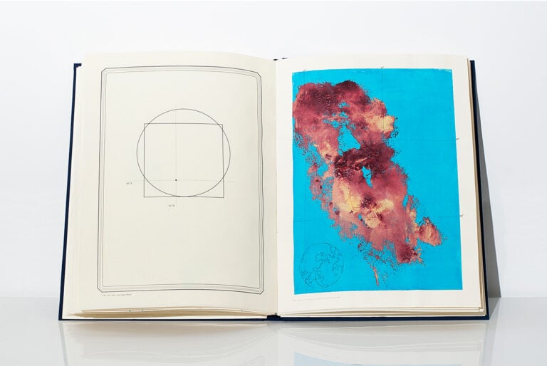 Atlas Ego Imago Mundi, 2015, libro, tecnica mista su carta ( 32 pagine), stampa digitale su carta ( 33 pagine), cm 62 x 41,5 x 3