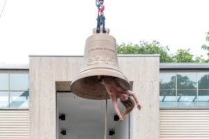 Ecco le foto del Padiglione Austria alla Biennale di Venezia (quello pieno di performer nude che è vietato fotografare)