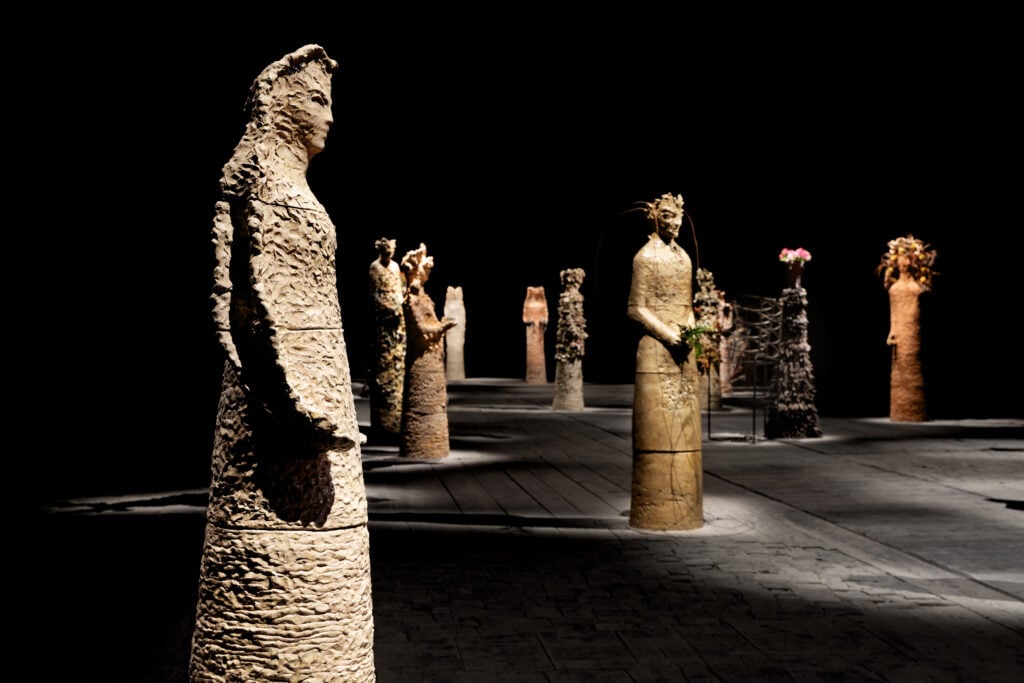 Una mappatura di tutti gli intrecci tra la Biennale di Venezia 2026 e il mondo della moda