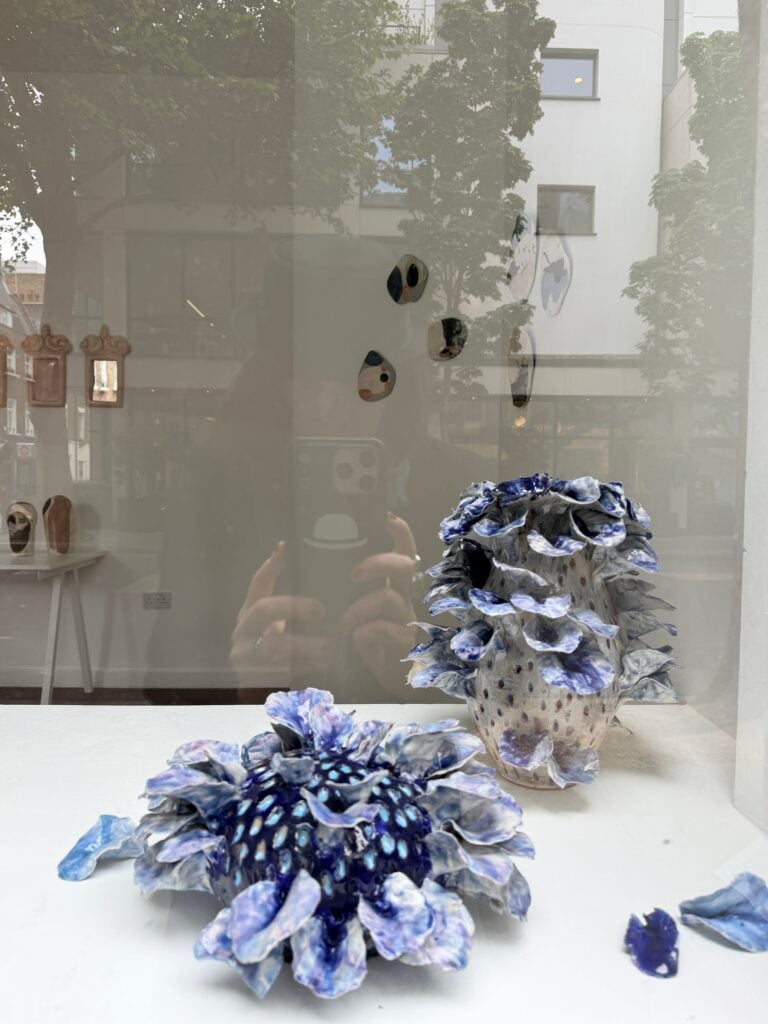 Contemporary Perspectives on Italian Ceramics, Avant Craft, London Craft Week - LWC, Londra, Installation view ph Amalia di Lanno, dettaglio Francesca Romana Cicia