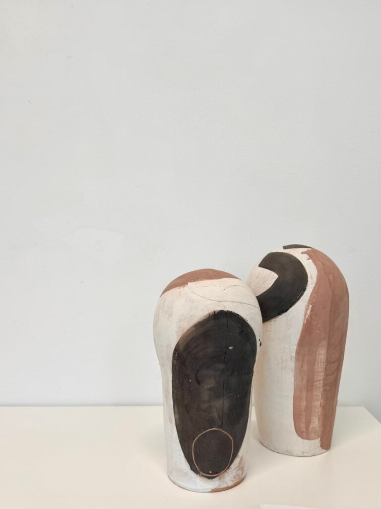 Contemporary Perspectives on Italian Ceramics, Avant Craft, London Craft Week - LWC, Londra, Installation view ph Amalia di Lanno, dettaglio Daniela Daz Moretti