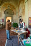 L&rsquo;antica certosa vicino Siena dove il disegno &egrave; diventato una performance condivisa. Il report