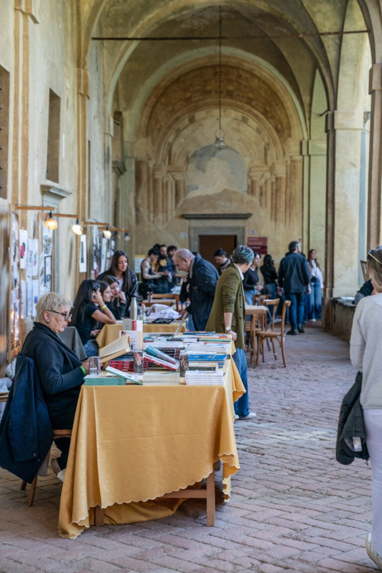 L&rsquo;antica certosa vicino Siena dove il disegno &egrave; diventato una performance condivisa. Il report