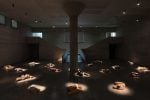 Mimmo Paladino torna a Milano con una grande mostra dopo anni. Sotterranea e immersiva
