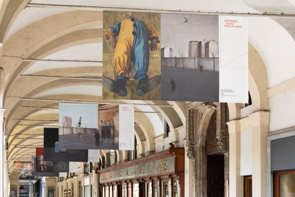 Aspettando la Biennale Arte 2026, su Sky Arte Artbox racconta il festival torinese EXPOSED