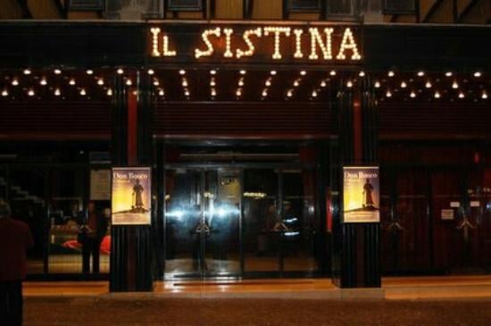 Фасад Teatro Sistina