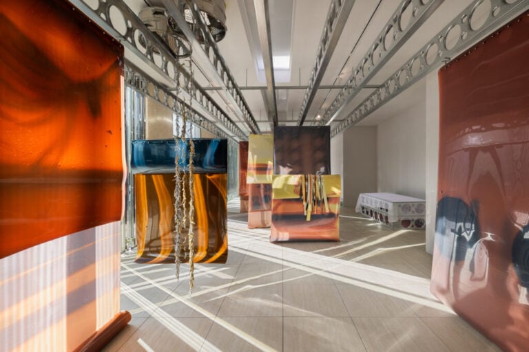 Una mappatura di tutti gli intrecci tra la Biennale di Venezia 2026 e il mondo della moda