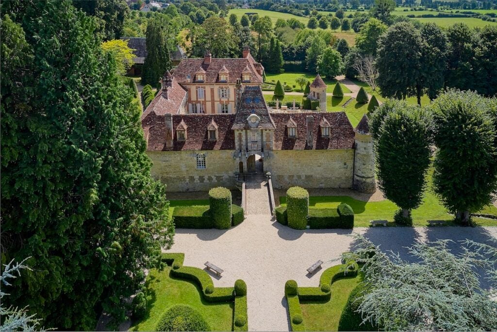 Francia. Castello di Boutemont visto dall'alto