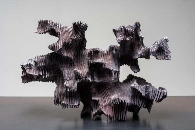 Galleria Anna Marra, Aron Demetz, Senza titolo, 2024, legno e mordente a cera