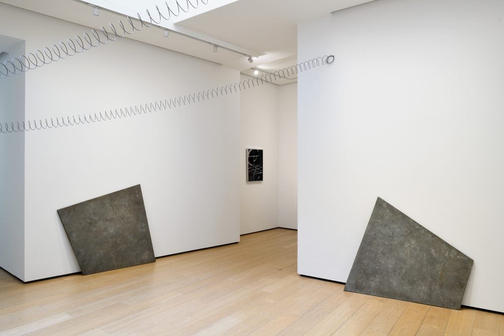 Giovanni Campus, Tempo e passione. Un omaggio all'artista (1929-2025), installation view at BUILDING GALLERY, Milano. Photo Michele Alberto Sereni. Courtesy BUILDING, Milano
