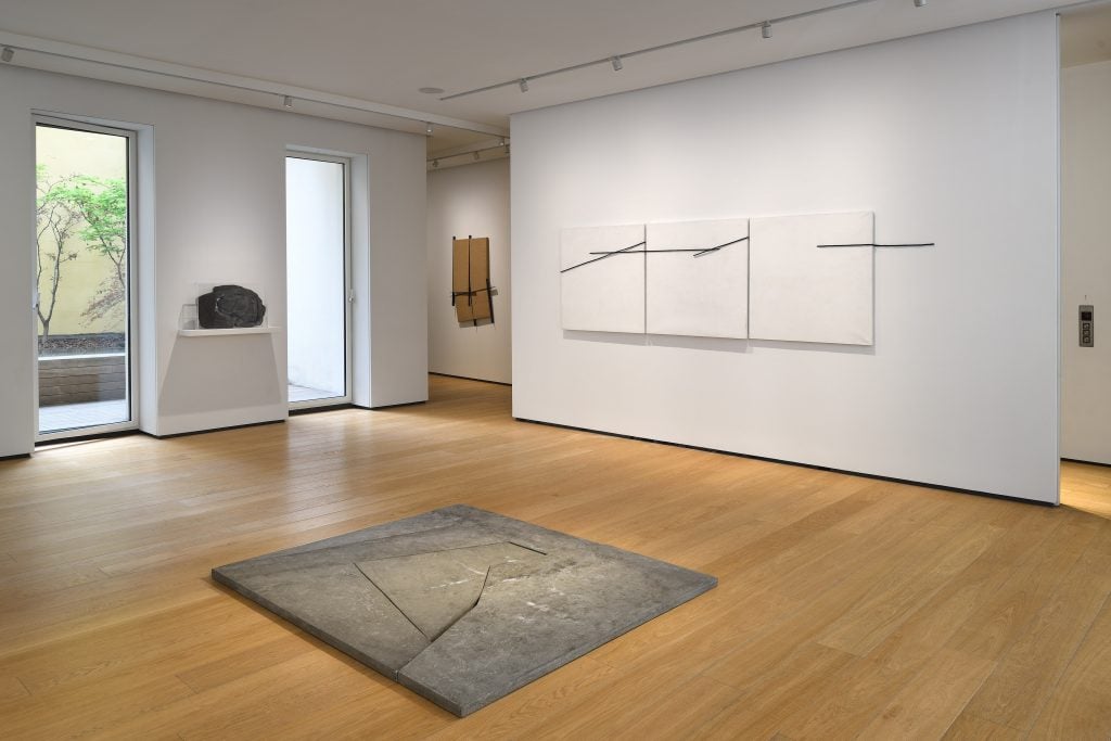 Giovanni Campus, Tempo e passione. Un omaggio all'artista (1929-2025), installation view at BUILDING GALLERY, Milano. Photo Michele Alberto Sereni. Courtesy BUILDING, Milano