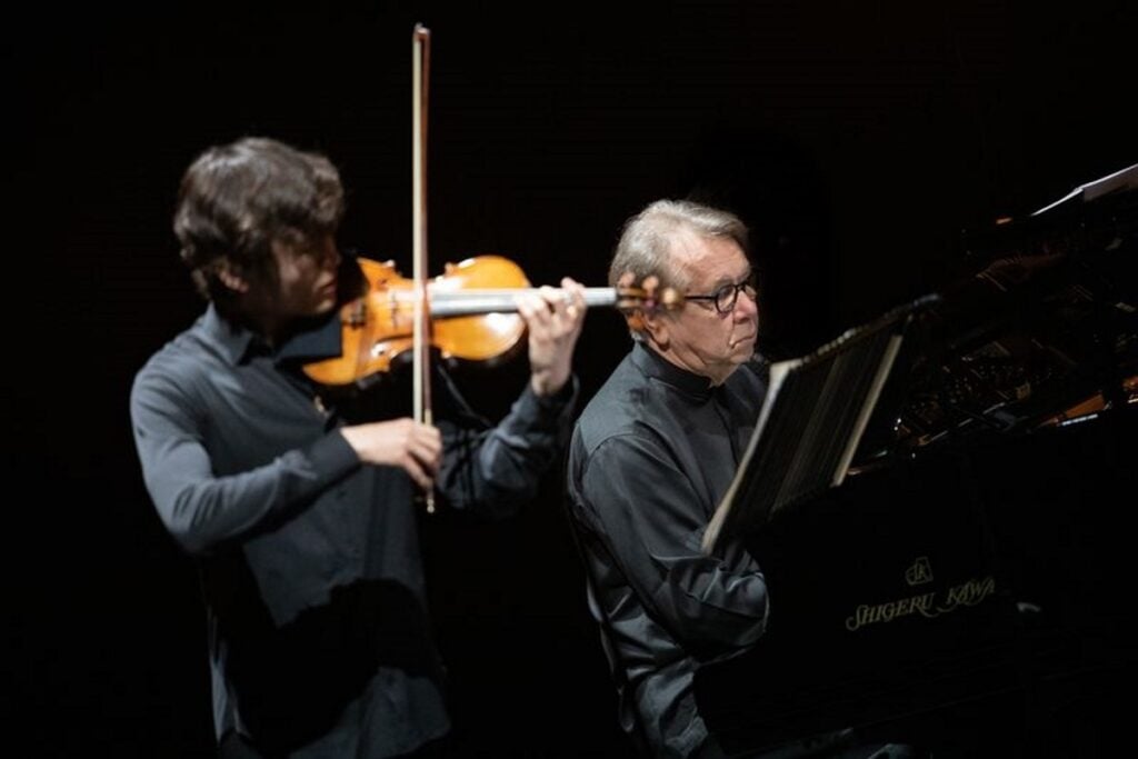 Il concerto all'Auditorium RAI di Torino - da dx il pianista Mikhail Pletnev e il violinista Daniel Lozakovich