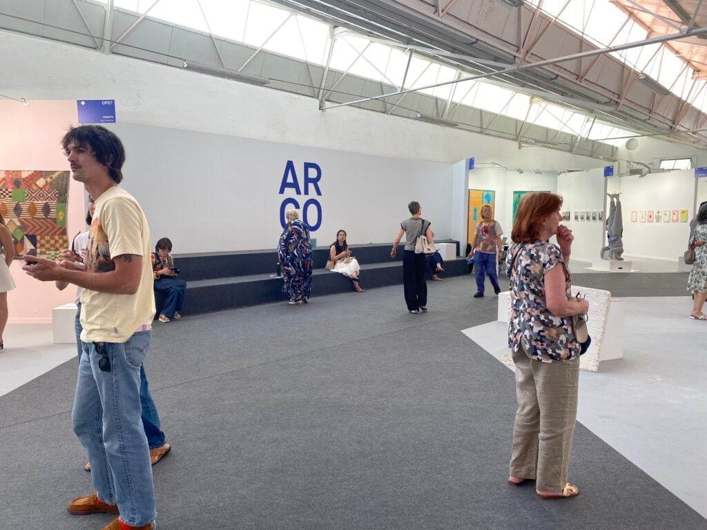 Ecco com&rsquo;&egrave; la pi&ugrave; importante fiera d&rsquo;arte contemporanea del Portogallo. Reportage e interviste da ArcoLisbona 2026