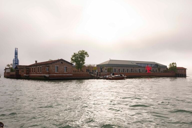 Un'isoletta tutta dedicata all&rsquo;arte nel mezzo della Laguna di Venezia. Va avanti il progetto della Fondazione Sandretto Re Rebaudengo sull&rsquo;Isola di San Giacomo