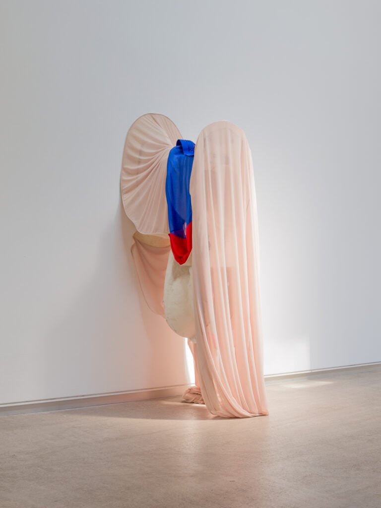June Crespo, Velos (P&aacute;rpados), 2022