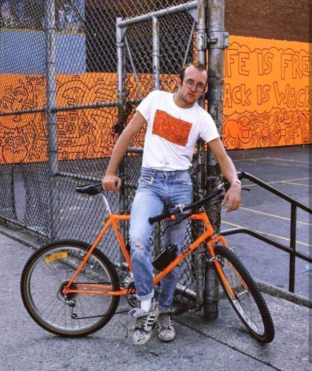 Keith Haring e il suo Rampichino. Crediti Colombo&rsquo;s Archive.