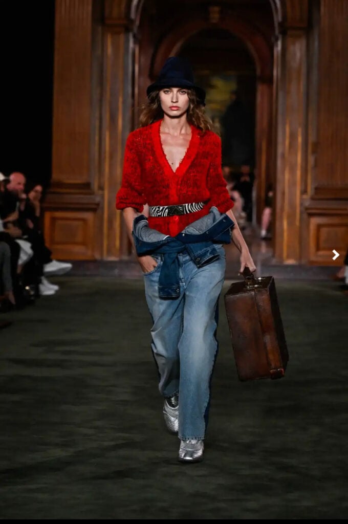 La prima uscita della collezione Cruise 2027 di Louis Vuitton