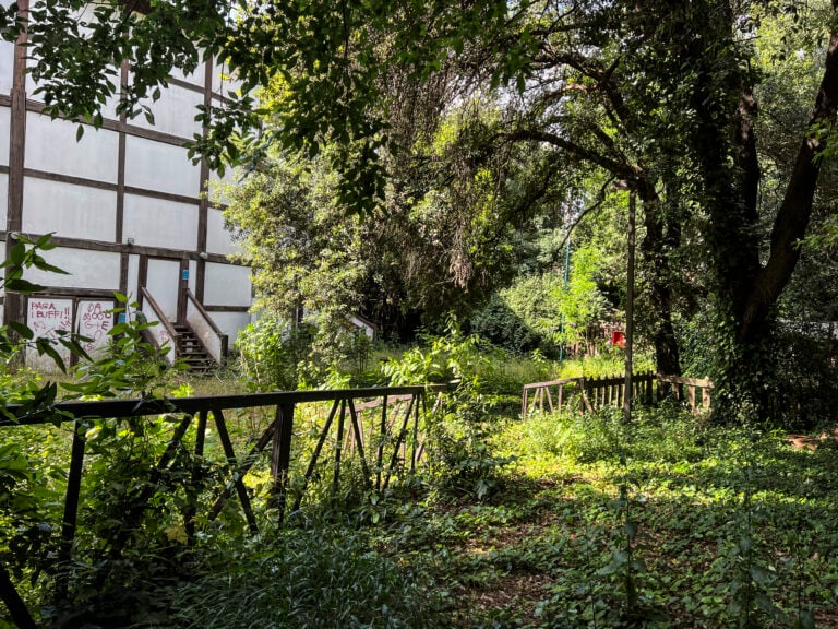 Le foto del degrado di Villa Borghese