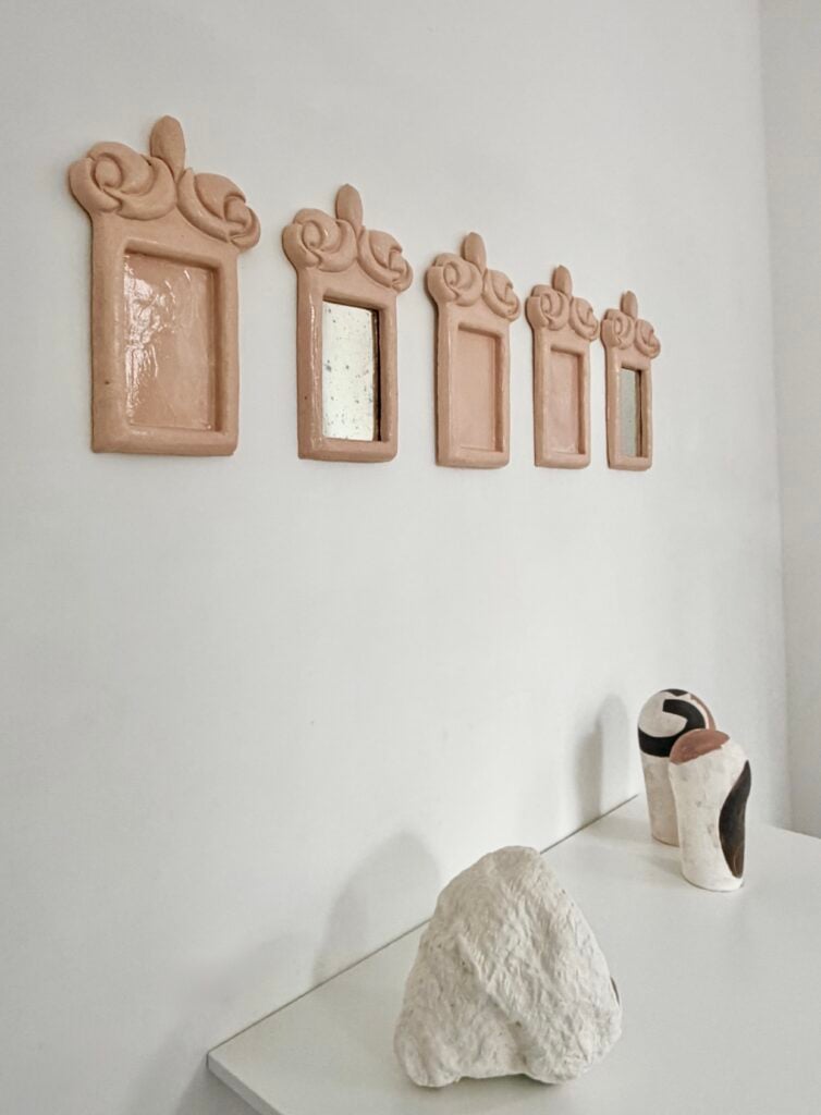 Contemporary Perspectives on Italian Ceramics, Avant Craft, London Craft Week - LWC, Londra, Installation view ph Amalia di Lanno