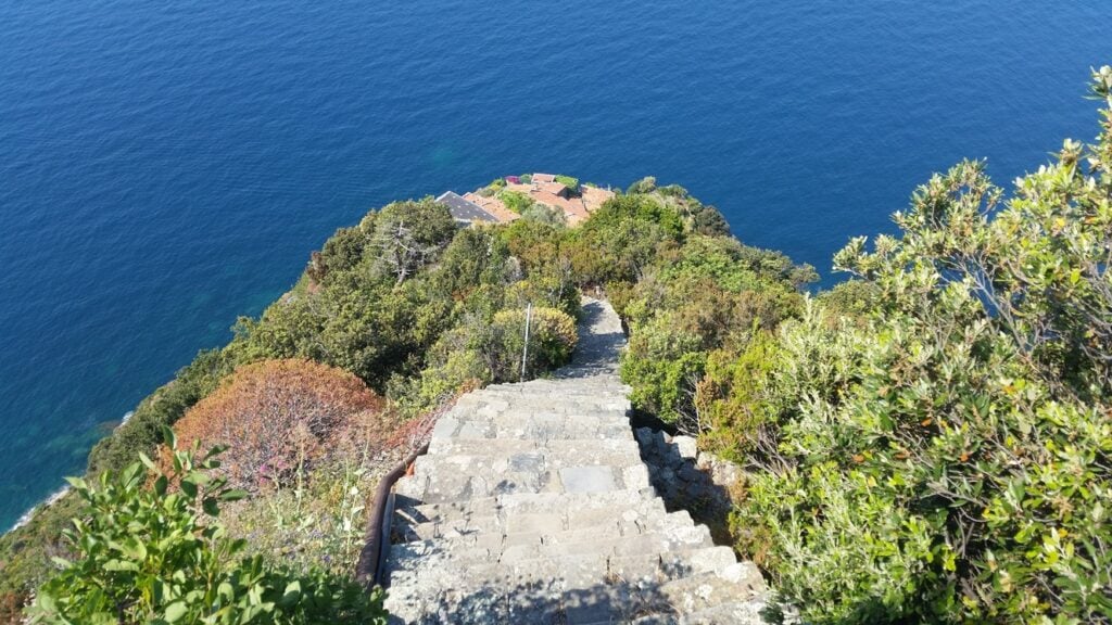 La chiesa, il borgo, il parco. Tornano i Luoghi del Cuore del FAI per salvare i beni in rovina
