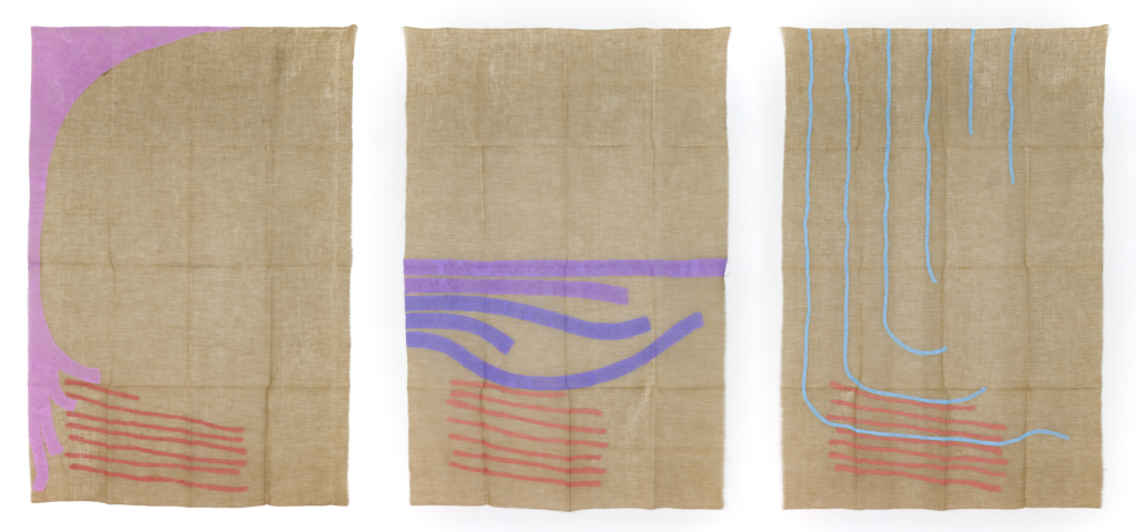 Giorgio Griffa, Trittico con sette linee, 1999, acrilico su tela. Ph. Giulio Caresio