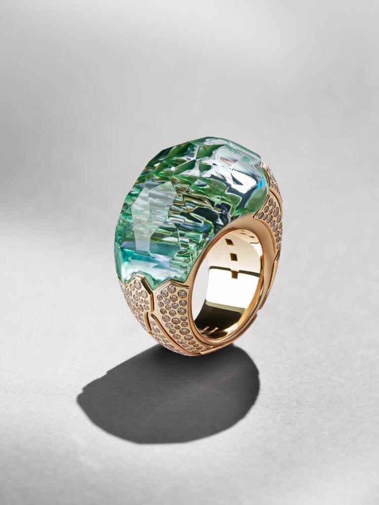 Pae White per Vhernier. Photo Erdna Creative