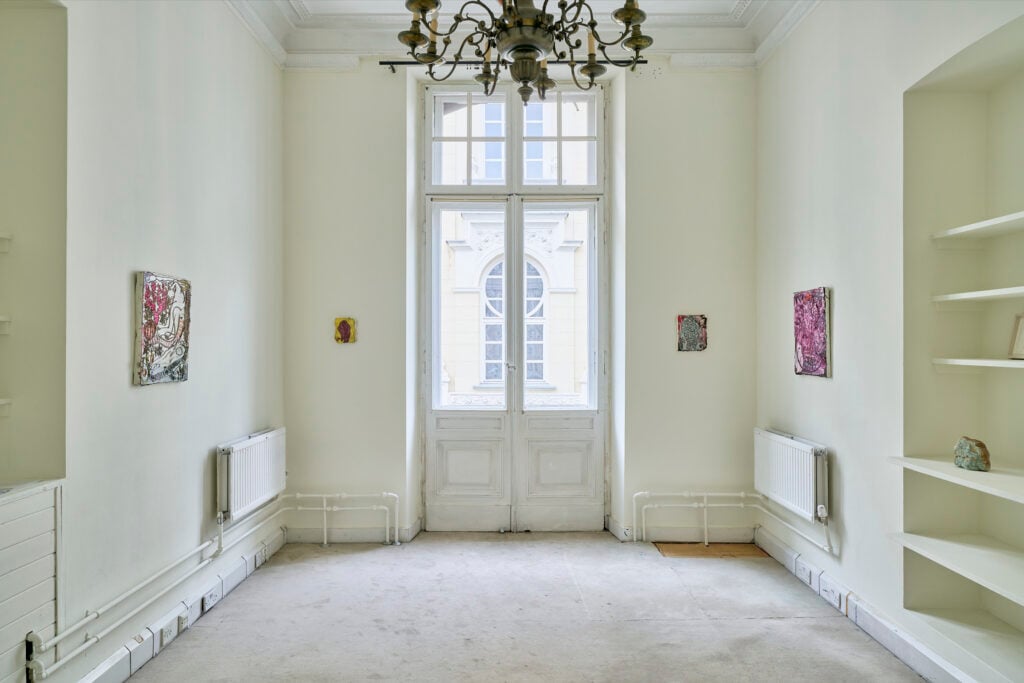 Waitingroom, Tokyo, Art Warsaw, works by primo piano si colloca la galleria Waitingroom di Tokyo con diversi lavori di Installation view