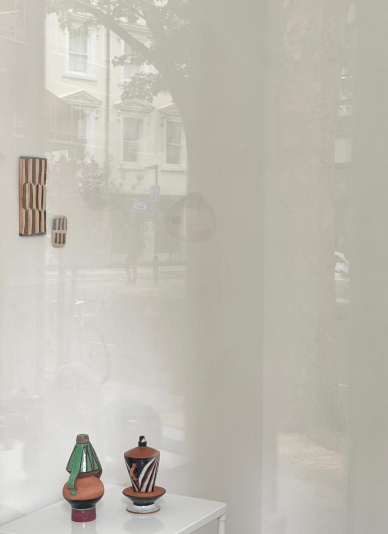 Contemporary Perspectives on Italian Ceramics, Avant Craft, London Craft Week - LWC, Londra, Installation view ph Amalia di Lanno, dettaglio Anna Resmini