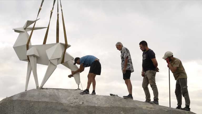 Frame del documentario &lsquo;IDP&rsquo;, con il processo di evacuazione da Pokrovsk. Credits: Zhanna Kadyrova