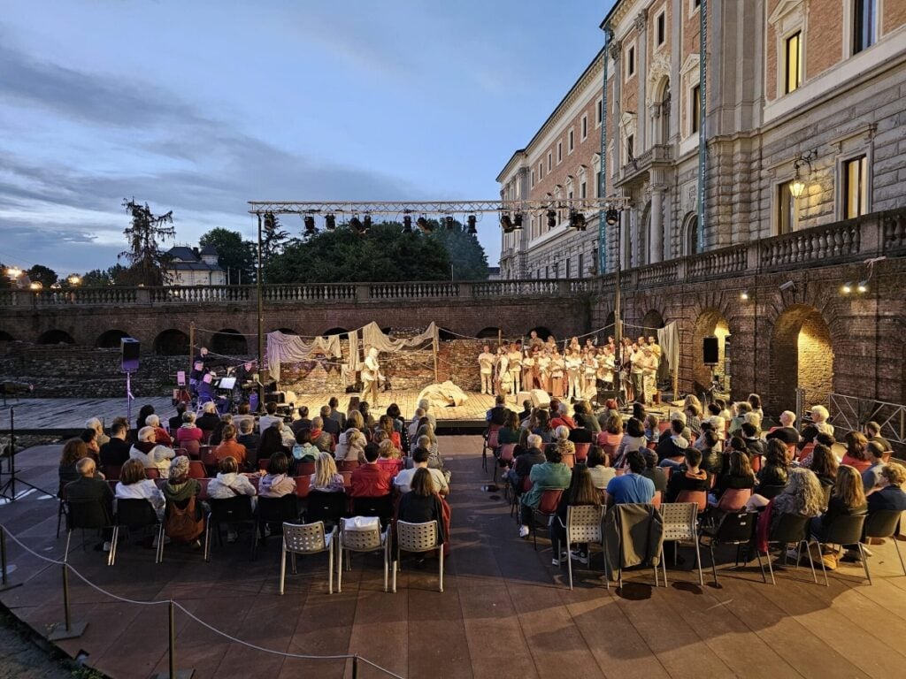 Guida ai festival culturali in Italia di fine giugno 2026: Estate Reale, Emilia Romagna Festival, Taobuk, BAM, Monfortinjazz, Locus