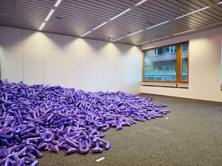 A Basilea c'&egrave; una fiera d'arte anti-sistema che resta aperta fino alle 3 del mattino