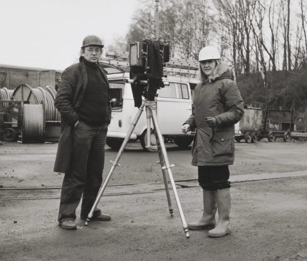 Bernd e Hilla Becher, miniera di carbone Ensdorf, Saarland, Germania, 1979 © Estate Bernd & Hilla Becher, rappresentato da Max Becher. Courtesy Die Photographische SammlungSK Stiftung Kultur – Bernd & Hilla Beche