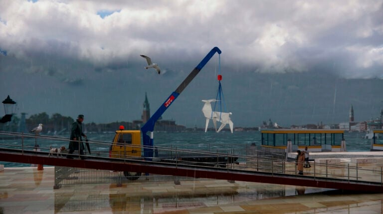 Rendering dell'arrivo della scultura a Venezia, 2026. Courtesy: Padiglione Ucraina