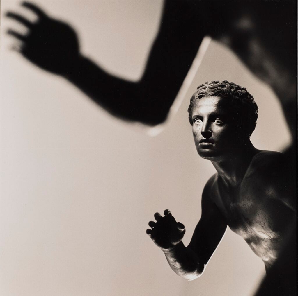 Mimmo Jodice, Atleti da Ercolano, Museo Archeologico Nazionale di Napoli, 1986 © Mimmo Jodice Studio