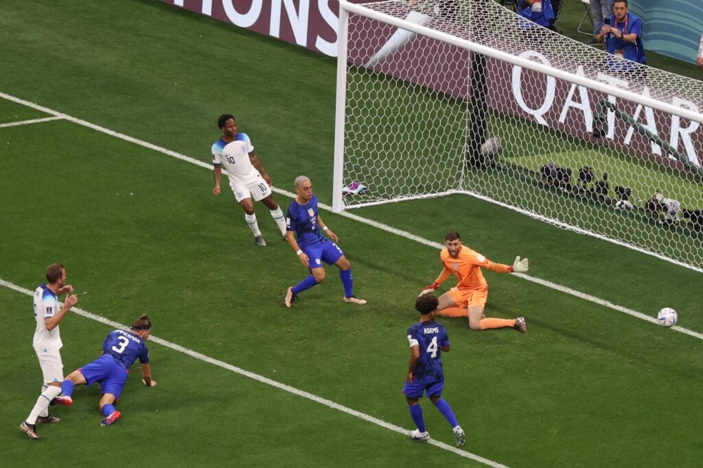 Il modello calcio e il fuorigioco dell’arte contemporanea: appunti per una riforma di sistema