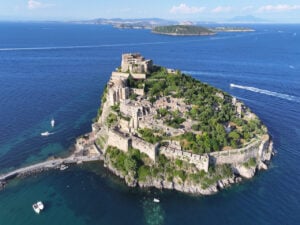 Arte contemporanea e tutela del patrimonio storico: a Ischia nasce Fondazione Mattera 