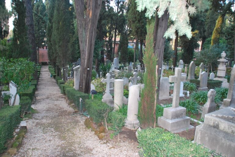 Cimitero Acattolico, Roma 2012. Courtesy Wikimedia. Photo Giovanni Dall'Orto