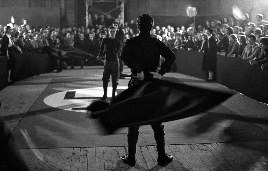 Fabio Mauri, Che cosa è il fascismo. Festa in onore del generale Ernst Von Hussel di passaggio per Roma, 1971, Stabilimenti Safa Palatino, Roma 1971. Foto Marcella Galassi, 1971, Courtesy Fabio Mauri Estate and Hauser & Wirth
