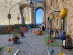 In Liguria si &egrave; svolta una mega festa diffusa per celebrare l&rsquo;artigianato della ceramica. Reportage dal Festival della Maiolica 2026