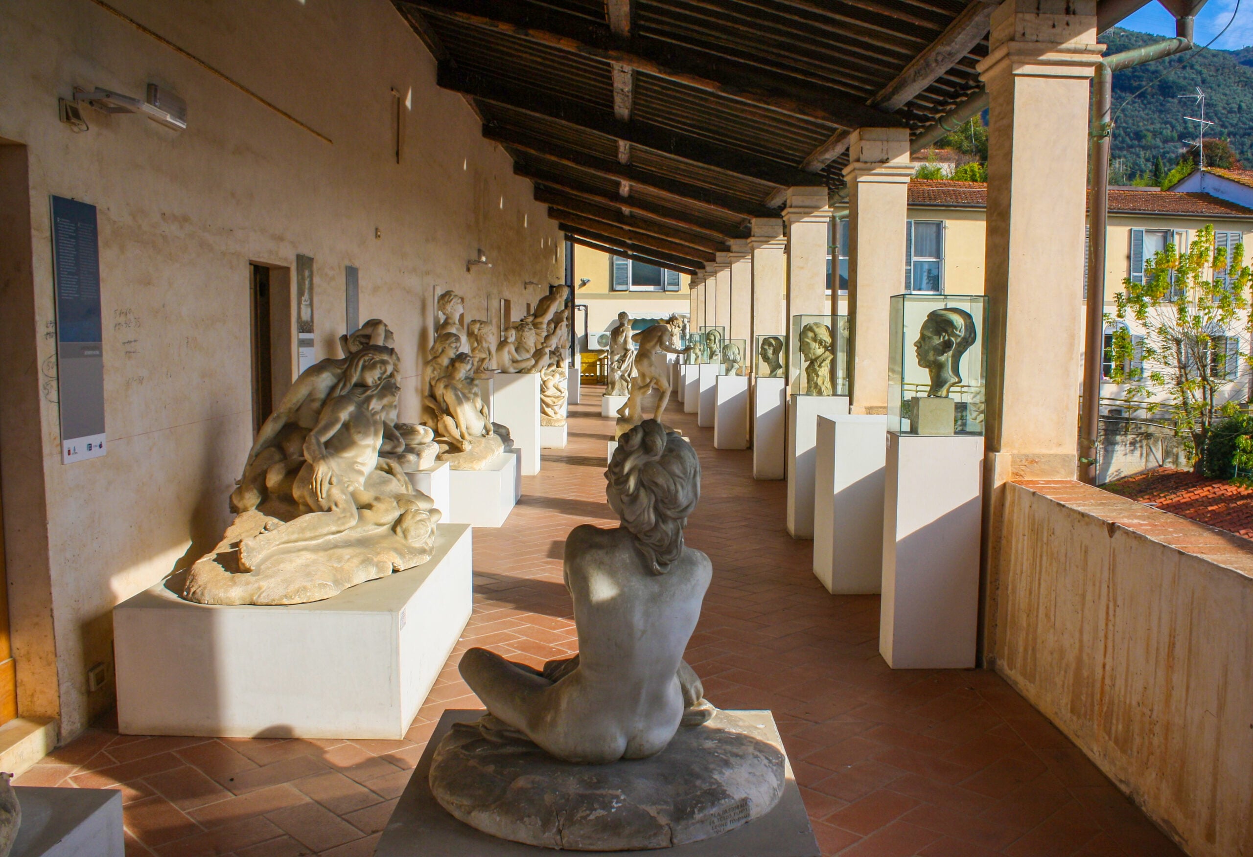 A Pietrasanta sta per aprire un nuovo hub culturale grazie a un importante mecenate. Intervista al sindaco
