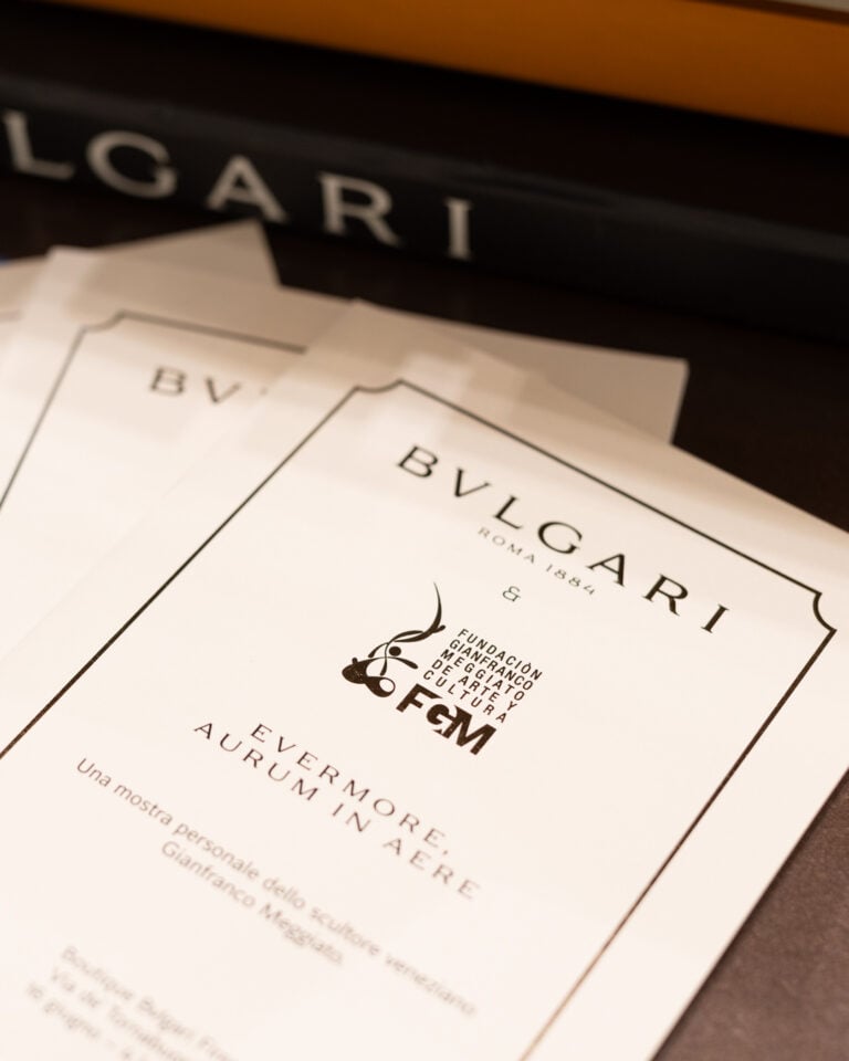 C&rsquo;&egrave; una mostra di scultura tra oro e bronzo nella boutique di BVLGARI a Firenze