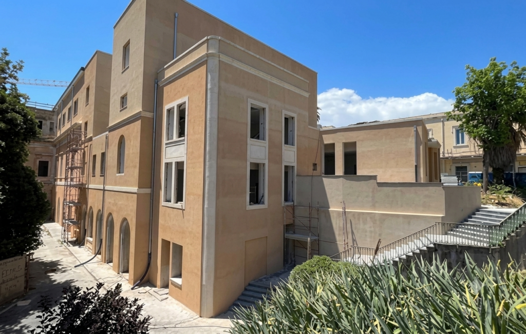 I lavori in corso all'ex Ospedale Vittorio Emanuele II di Catania