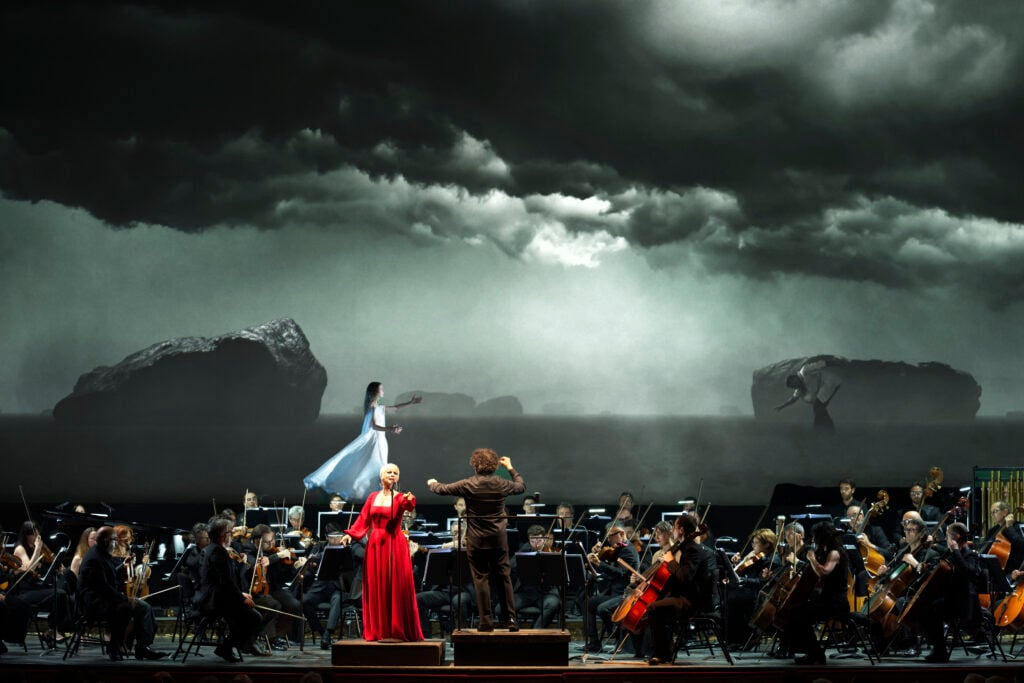 Marina Abramović e Gustavo Dudamel insieme a Napoli per emozionare il pubblico tra musica e performance